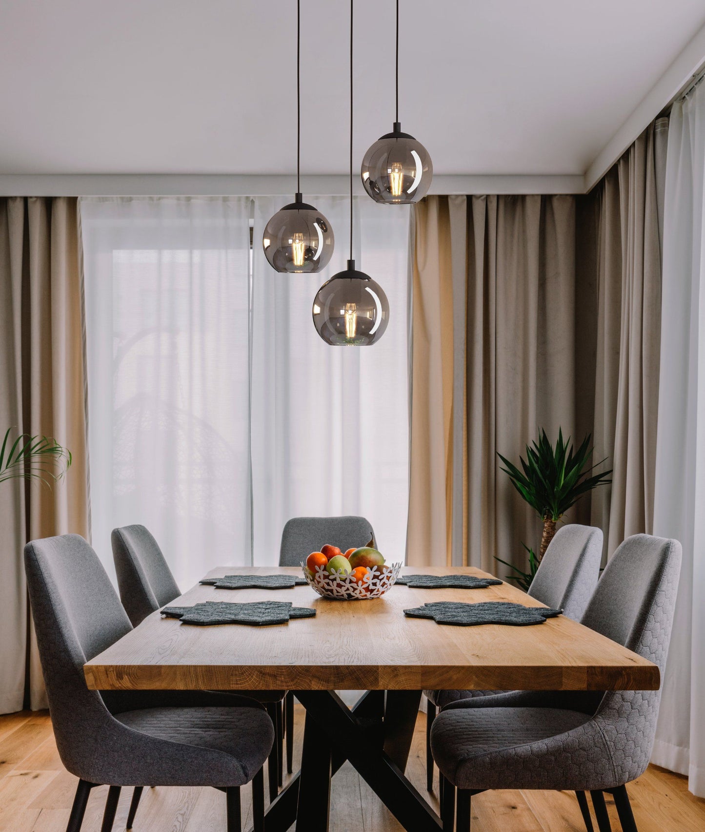 Suspension ARISCANI E27 3X40W en acier noir D425mm