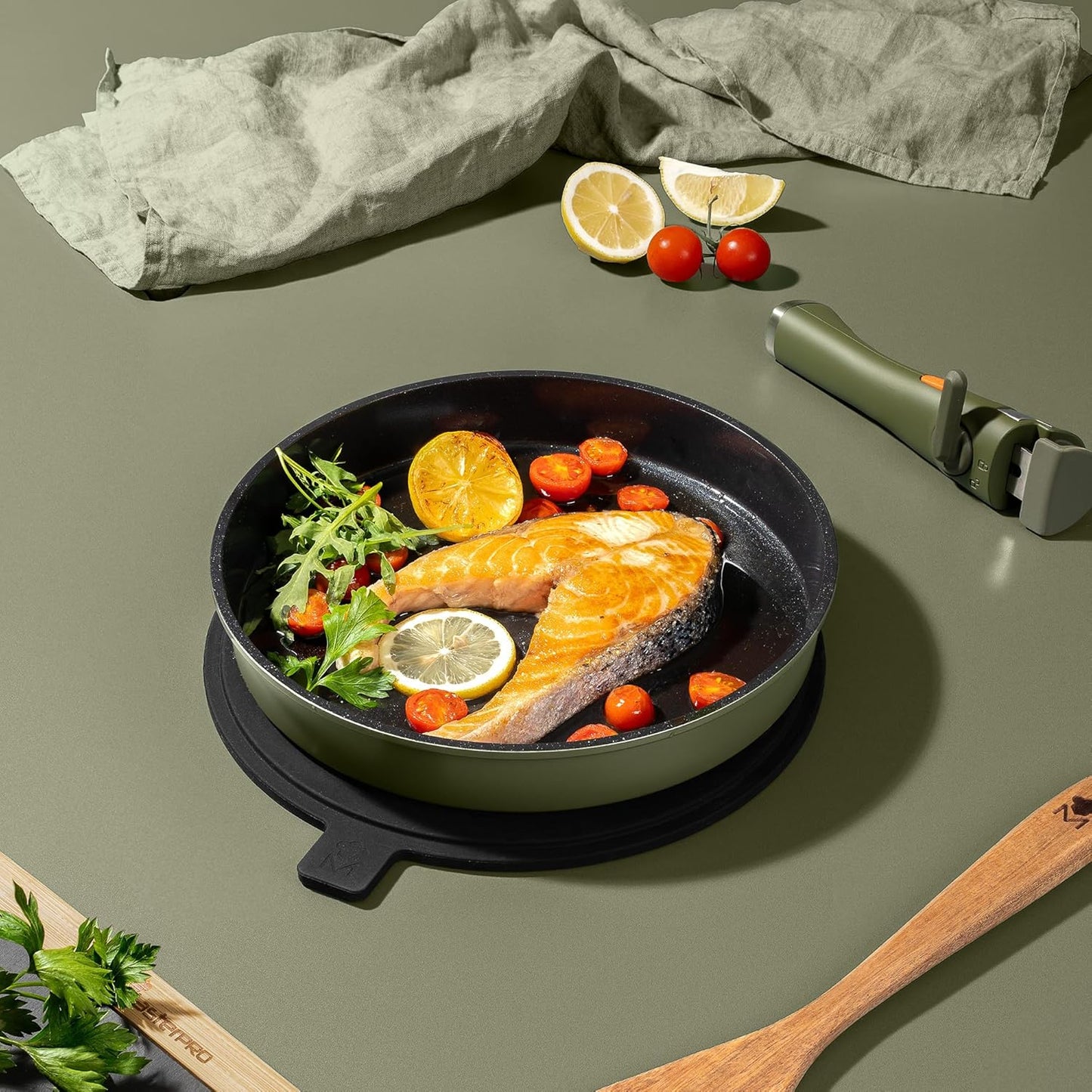 MASTERPRO Batterie de cuisine antiadhésive SHARE PLAY 10 pièces vert