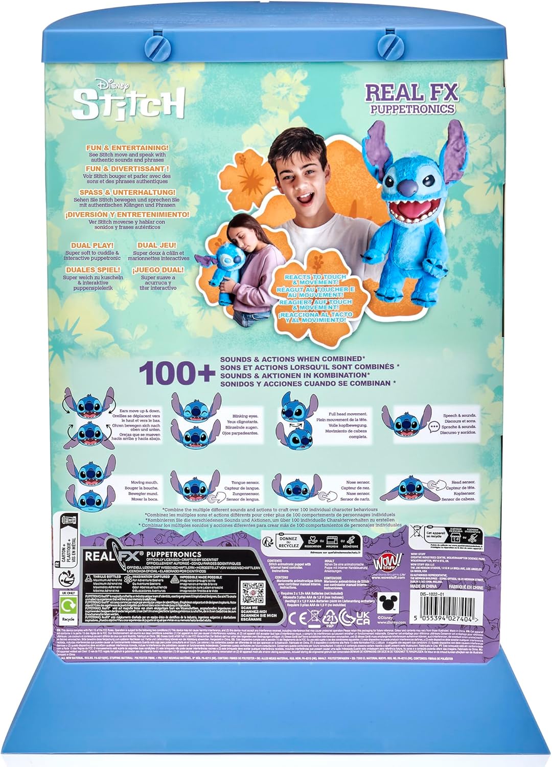 Peluche Stitch Disney RealFX en situation de jeu interactif avec un enfant, mettant en avant ses réactions et animations réalistes